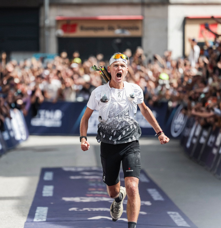 Baptiste Chassagne ligne d'arrivée de l'UTMB 2026