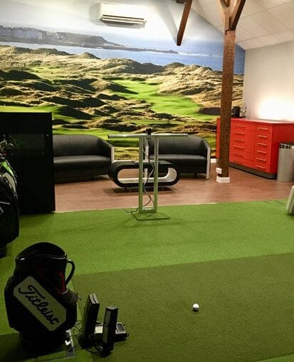 golf wallpaper mural in golf club