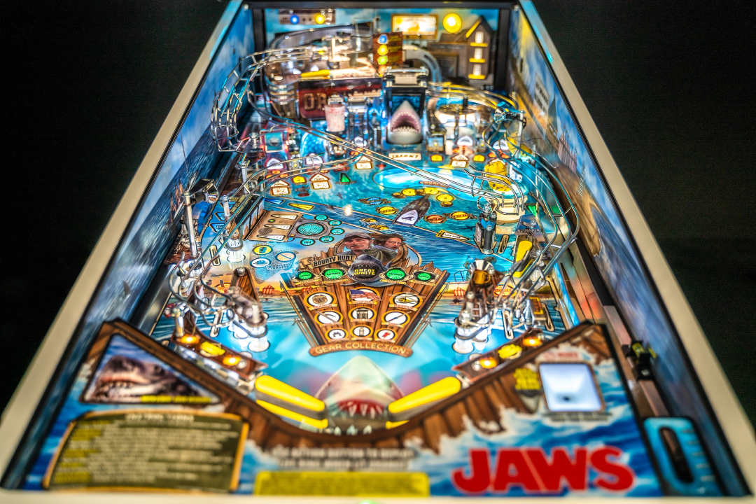 Full playfield of Jaws Limited Edition.