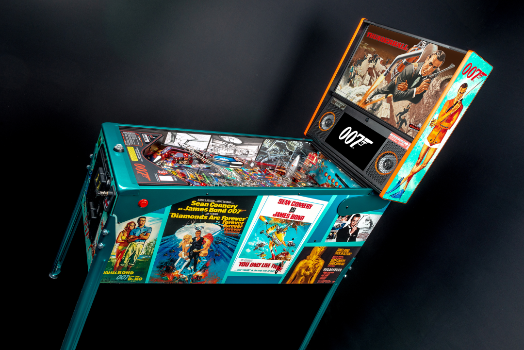 Cabinet artwork on James Bond 007 Limited Edition Pinball