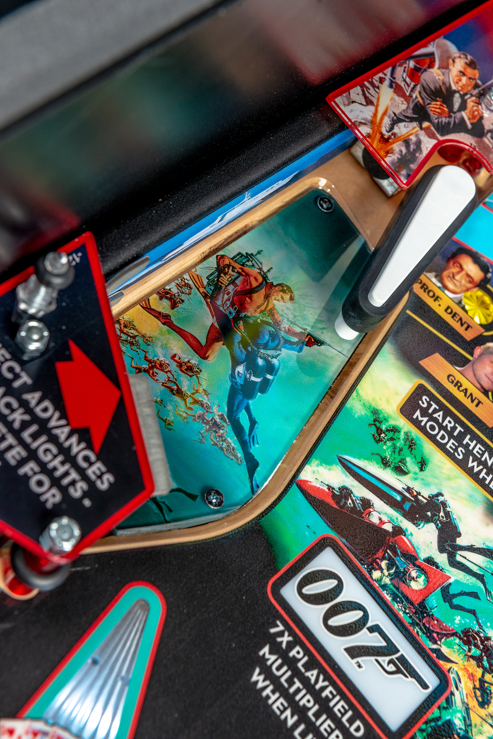 “Thunderball" reverse eject scoop on James Bond 007 Pro pinball.