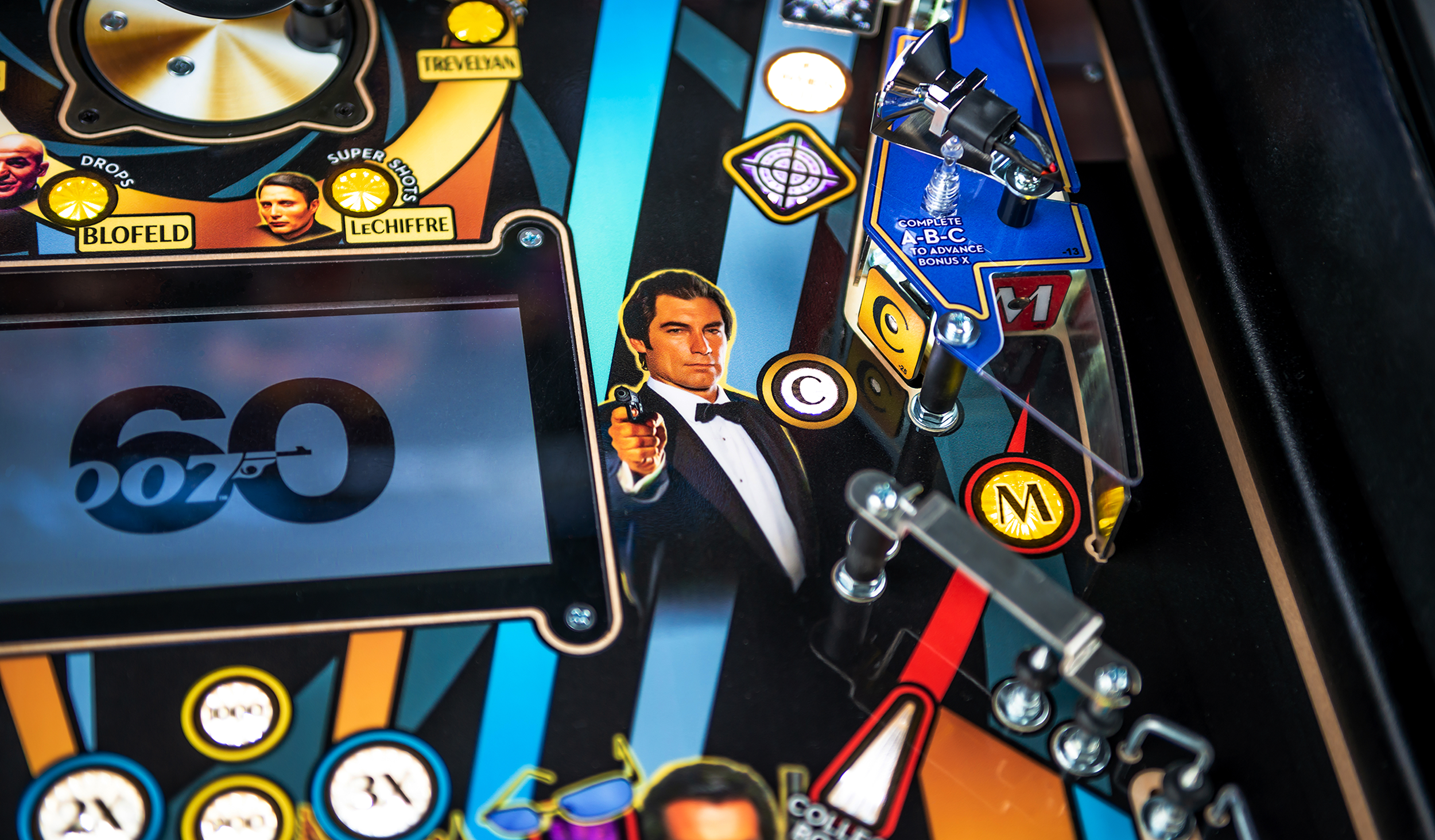 Playfield screen on James Bond 007 Anniversary Edition pinball.